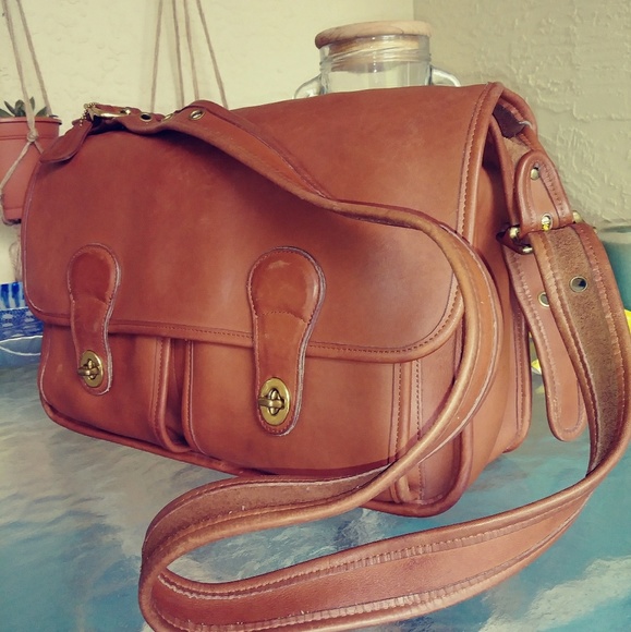 COACH Handbags - VINTAGE COACH RARE FIELD BAG 1995